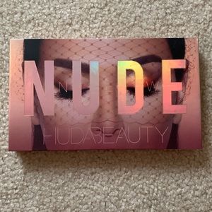 Huda Beauty The New Nude Eyeshadow Palette